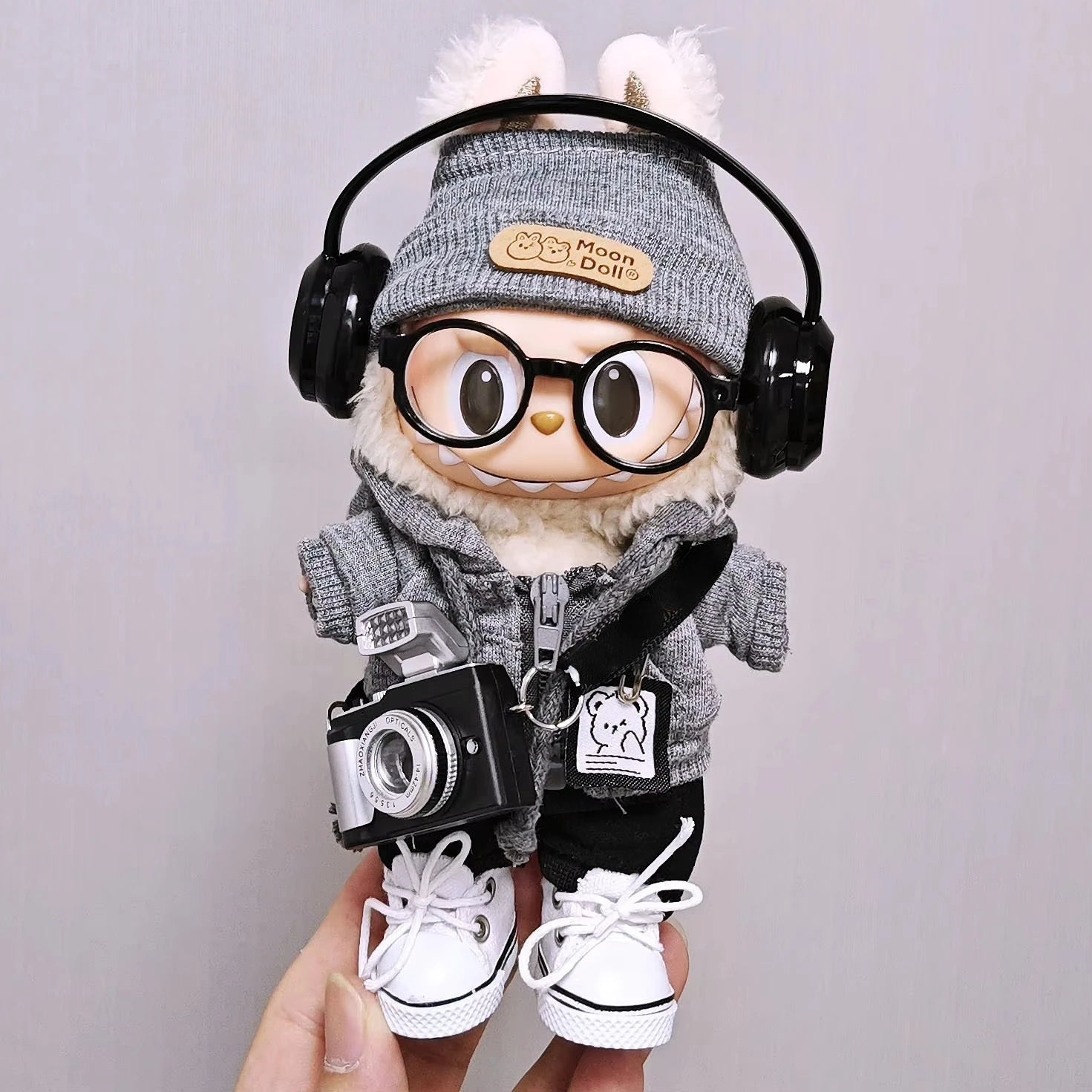 15Cm/17Cm Labubu Universal Hoodie Set Gray Trendy Outfit with Camera Glasses Headphones & Canvas Shoes Series 1-3 Compatible